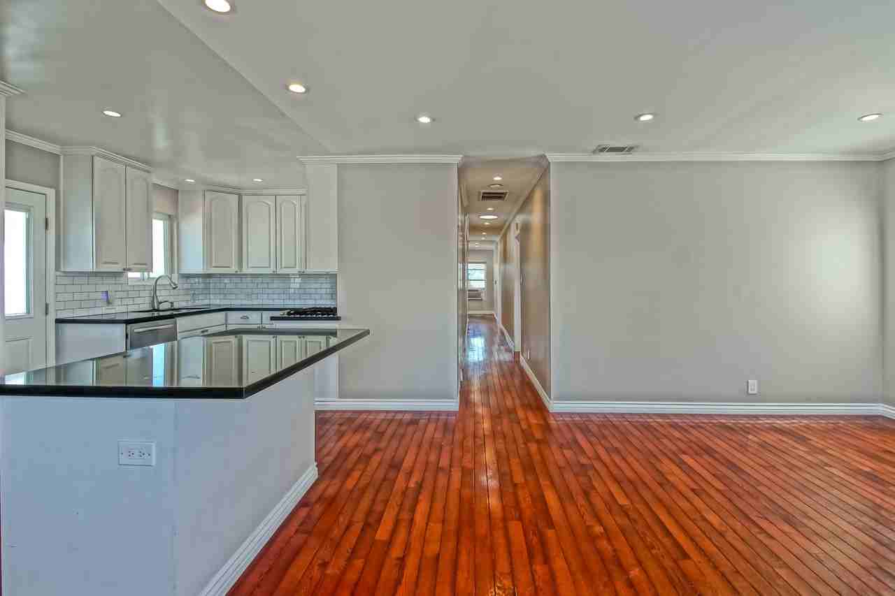 4724 W 136th St - Photo 6 of 34