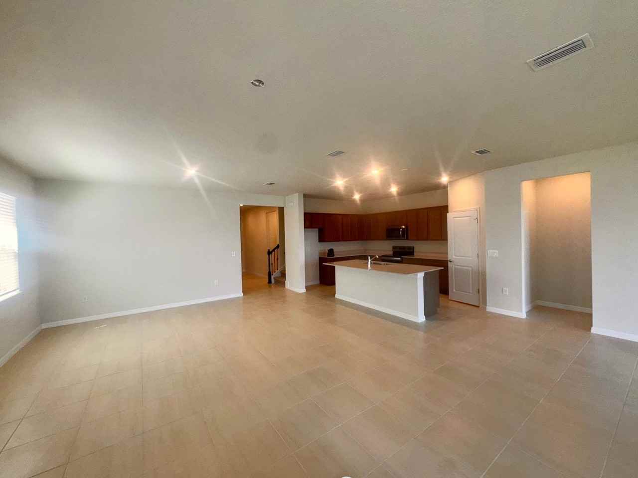 3099 Springbank Dr - Photo 7 of 38