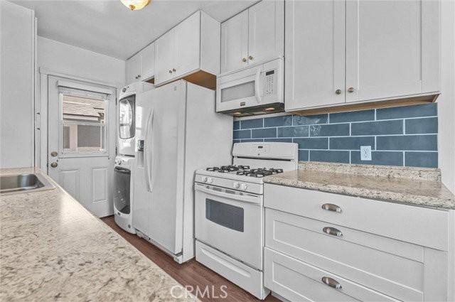 22228 Warmside Ave - Photo 4 of 8