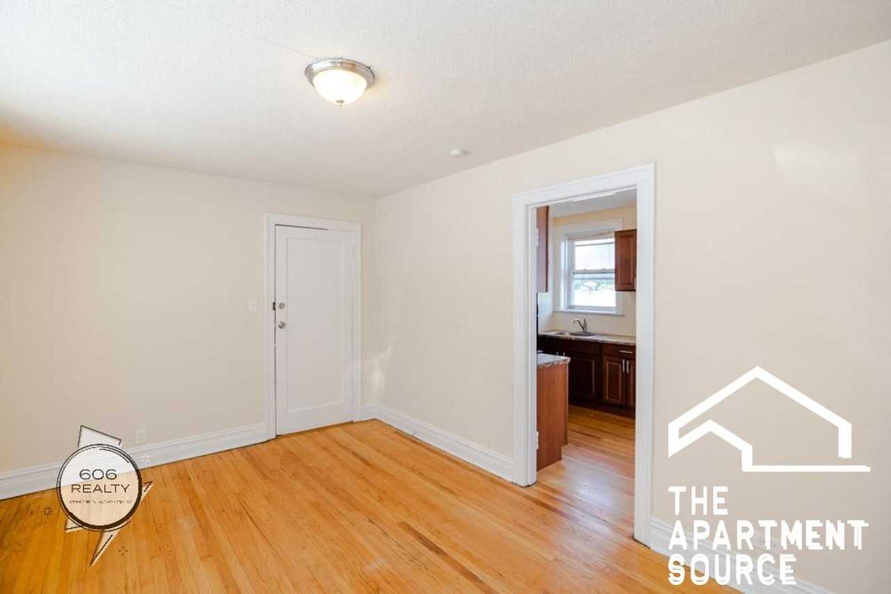 5017 W Cermak Rd #5 - Photo 5 of 8