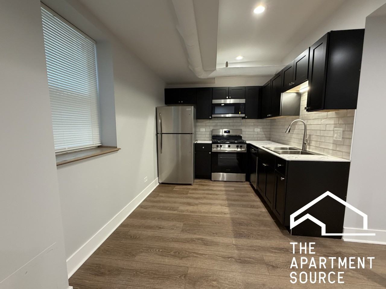 5010 N Springfield Ave #G - Photo 3 of 10