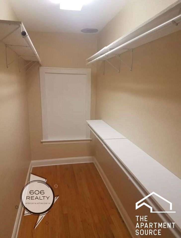 2140 Clarence Ave #1S - Photo 3 of 4