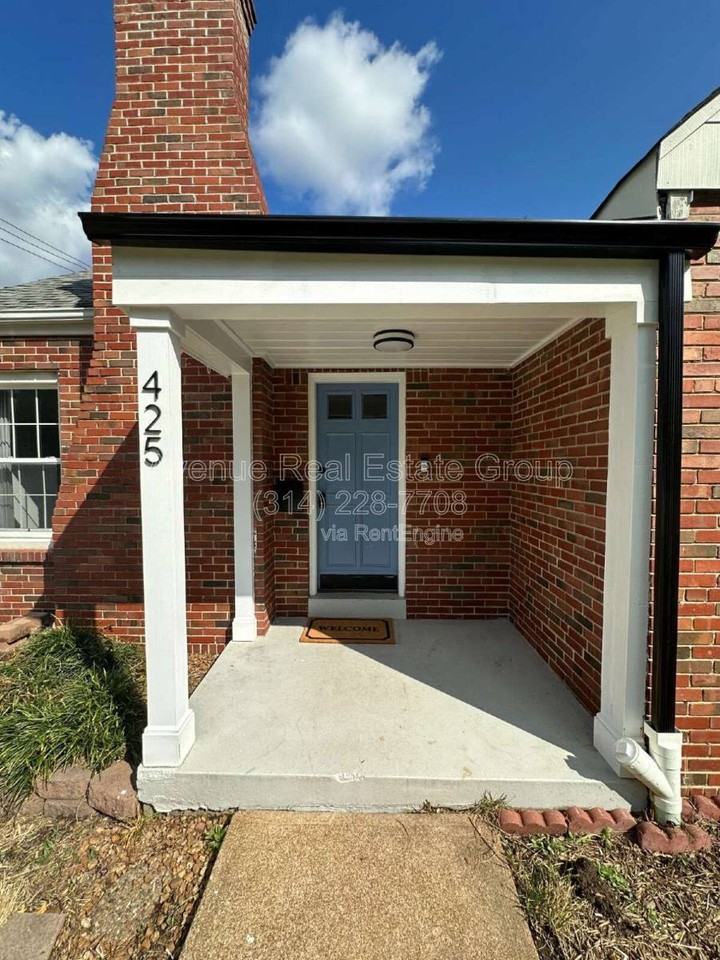 425 Bismark Ave - Photo 2 of 10