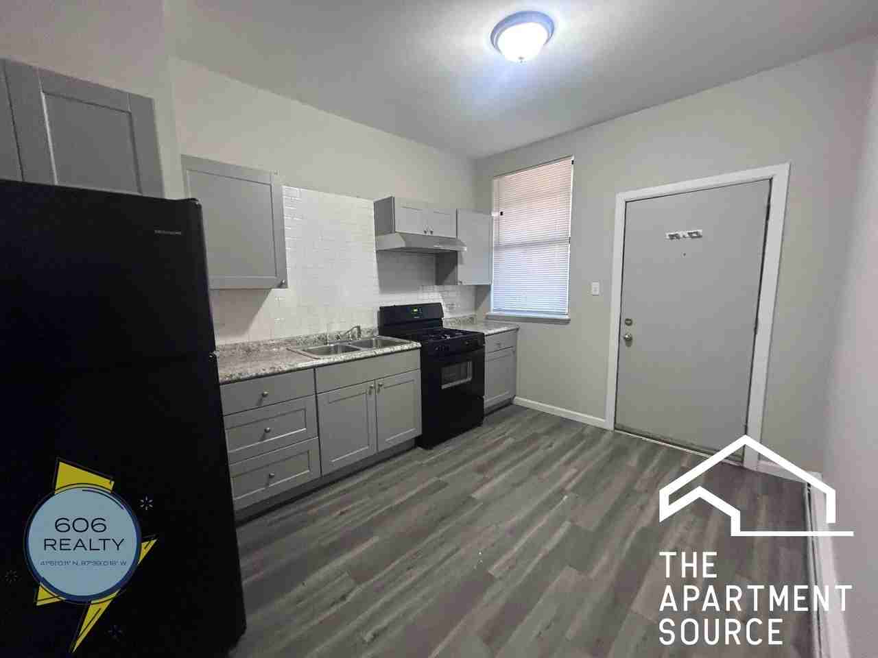 5858 S King Dr #2 - Photo 2 of 11