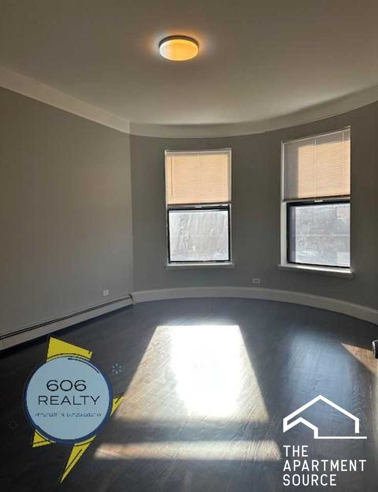 5858 S King Dr #2 - Photo 5 of 11