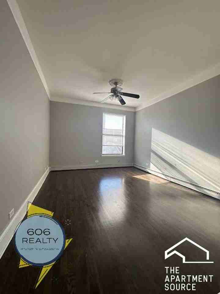 5858 S King Dr #2 - Photo 7 of 11