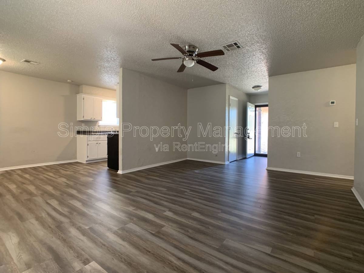14206 Ne 4th St - Photo 3 of 10
