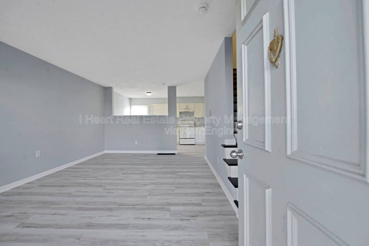 3039 Morsetowne Ct N - Photo 2 of 10