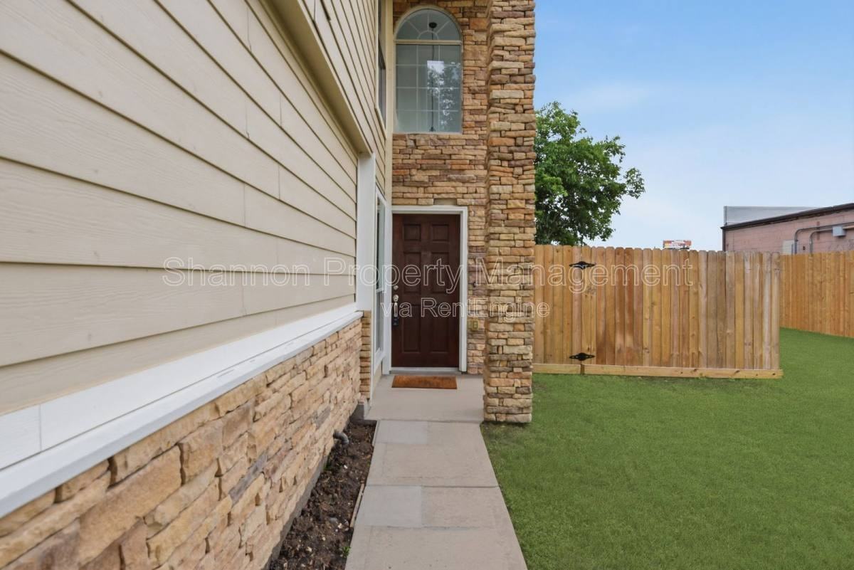 14535 Windmill Meadows Ct - Photo 3 of 10