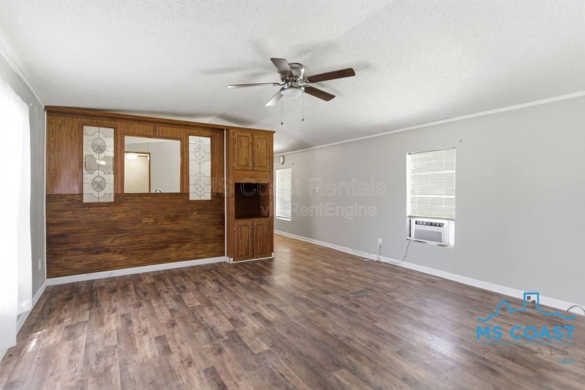 2076 Pine Hill Rd - Photo 2 of 10