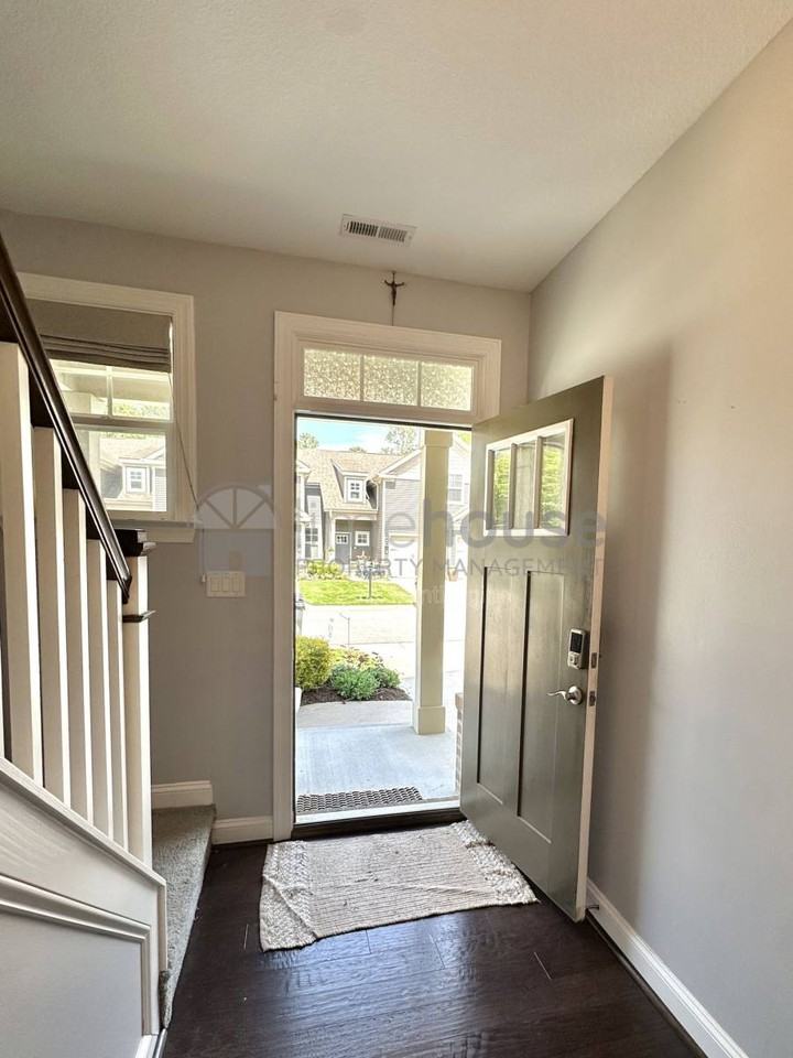 127 Repose Ln - Photo 3 of 10