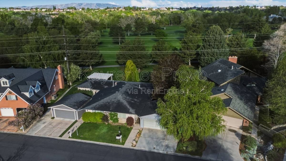 2871 Marrcrest W - Photo 3 of 10