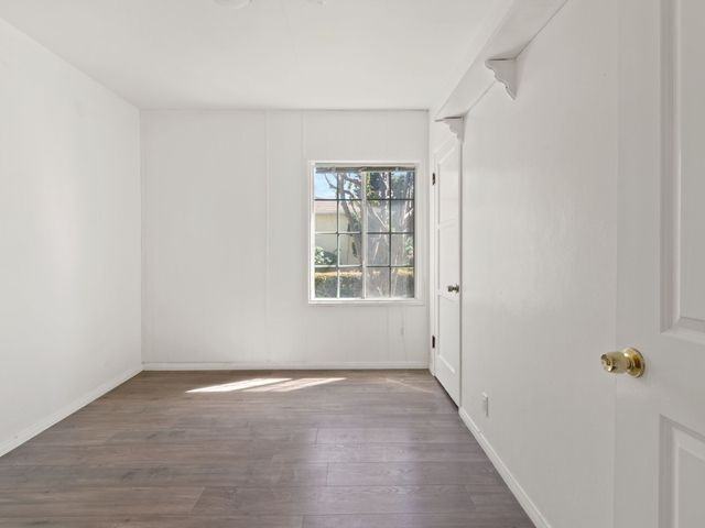 2117 Stewart St - Photo 4 of 6