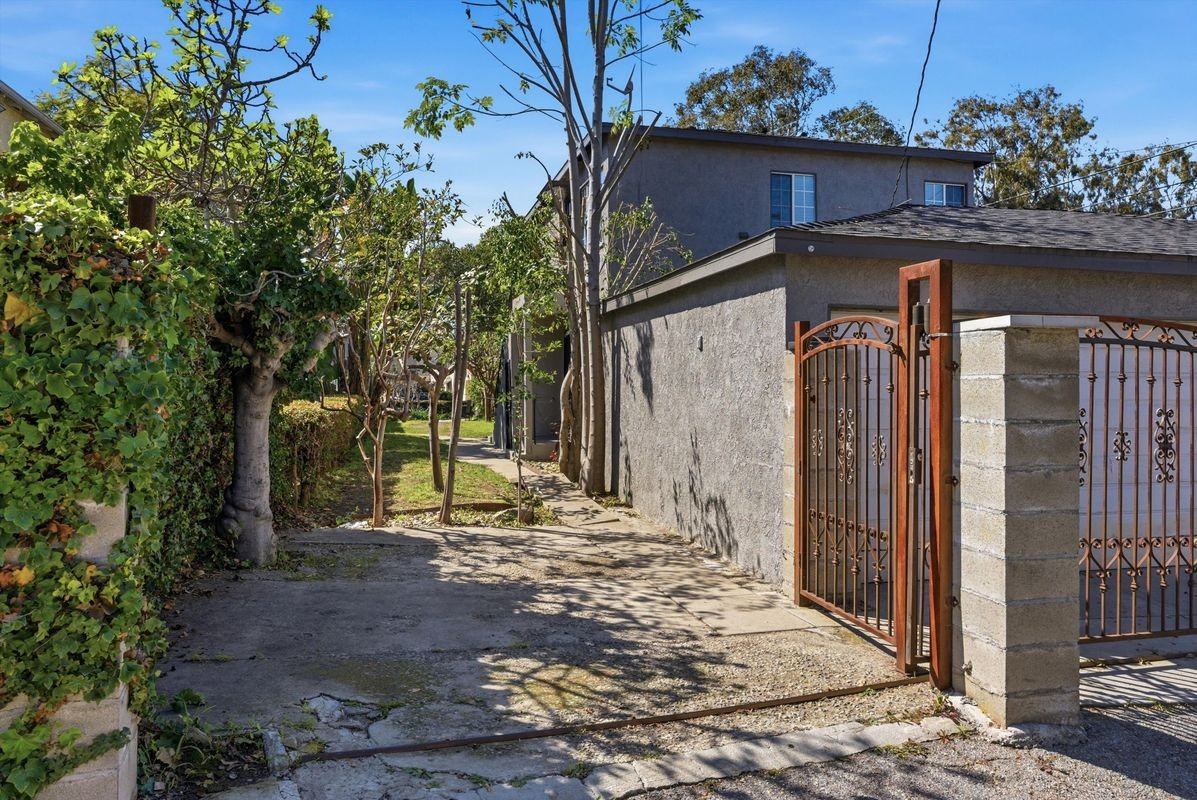 2117 Stewart St - Photo 6 of 6