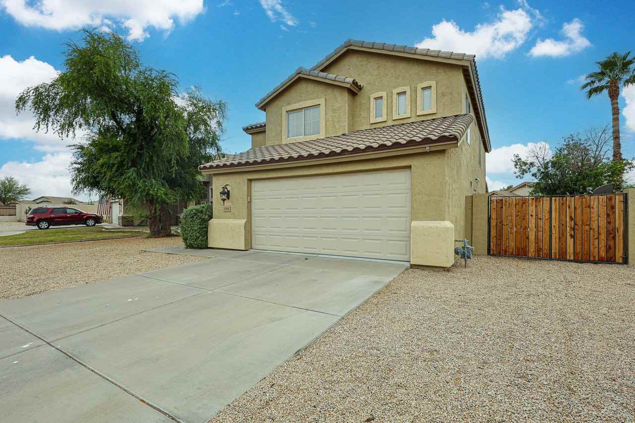 2305 E Cherry Hills Pl - Photo 3 of 50