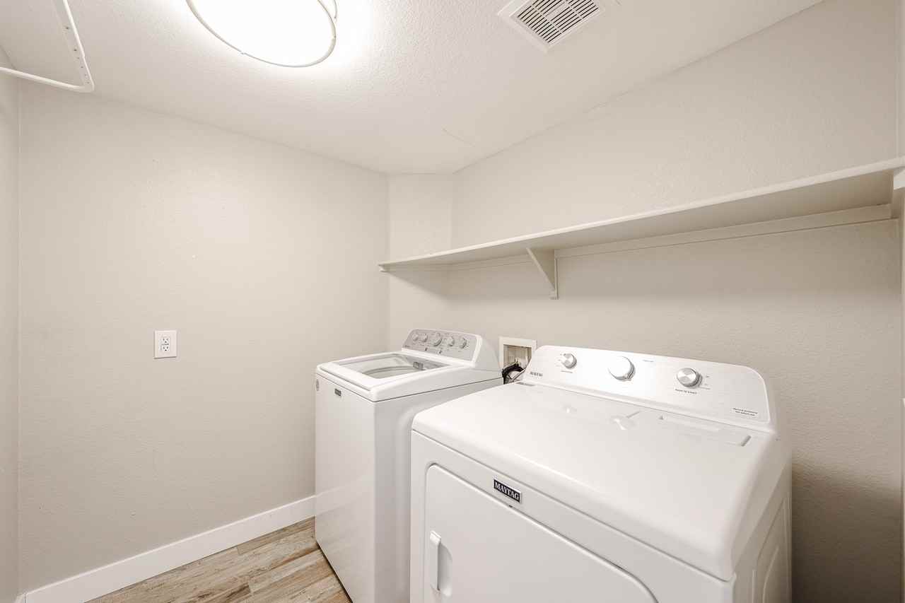 2305 E Cherry Hills Pl - Photo 6 of 50