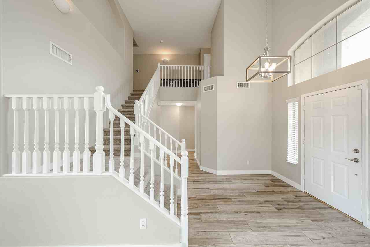 2305 E Cherry Hills Pl - Photo 7 of 50