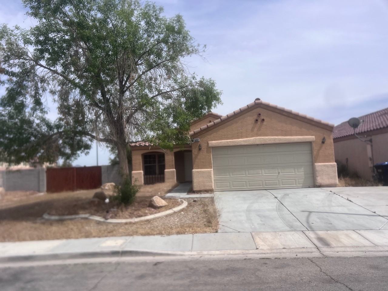 5932 Kenmore St - Photo 2 of 16