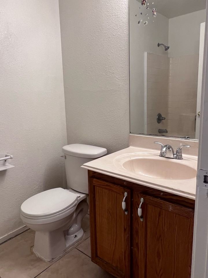 5932 Kenmore St - Photo 4 of 16