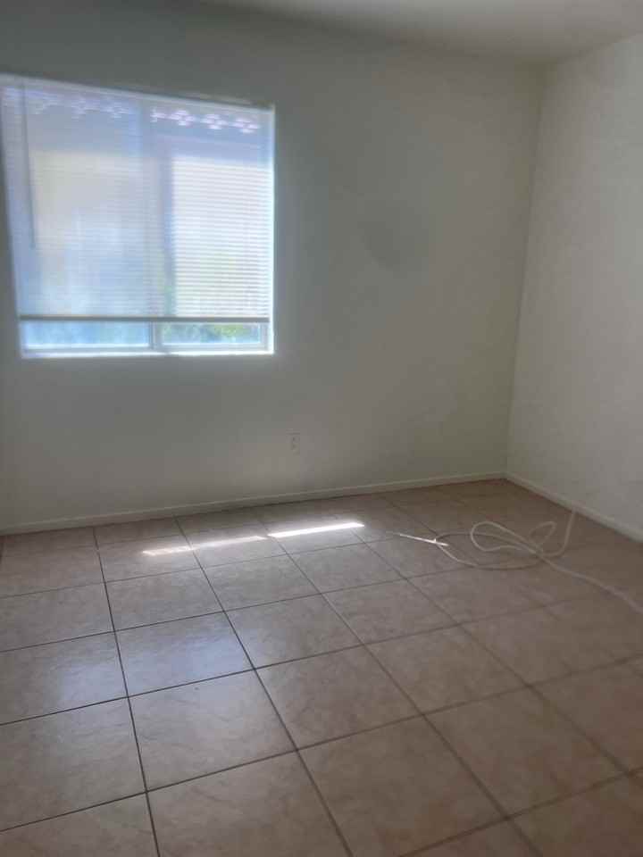 5932 Kenmore St - Photo 5 of 16