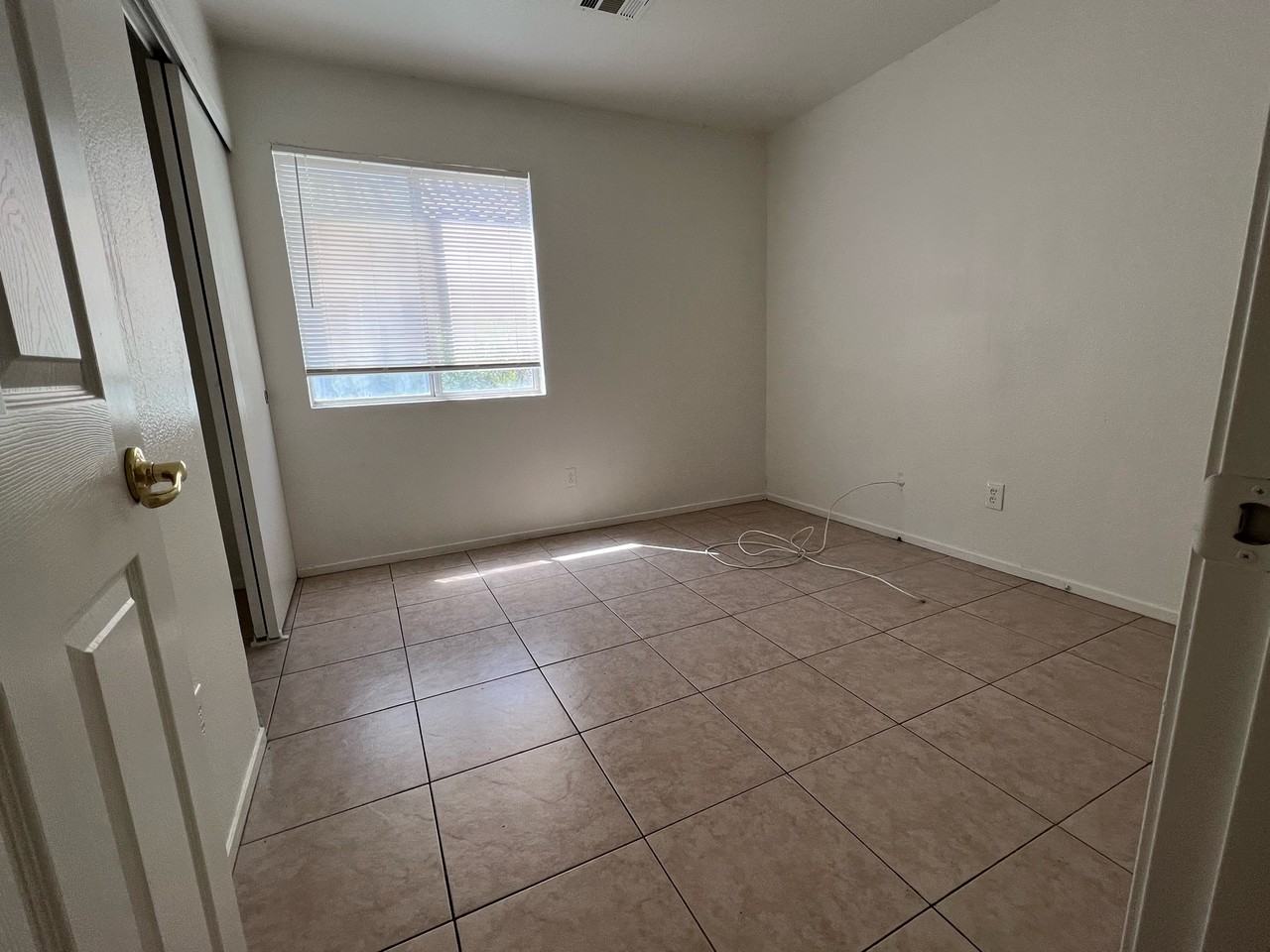 5932 Kenmore St - Photo 6 of 16