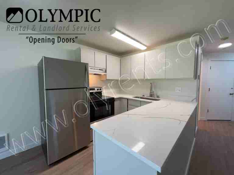 2137 Conger Ave Nw - Photo 3 of 16
