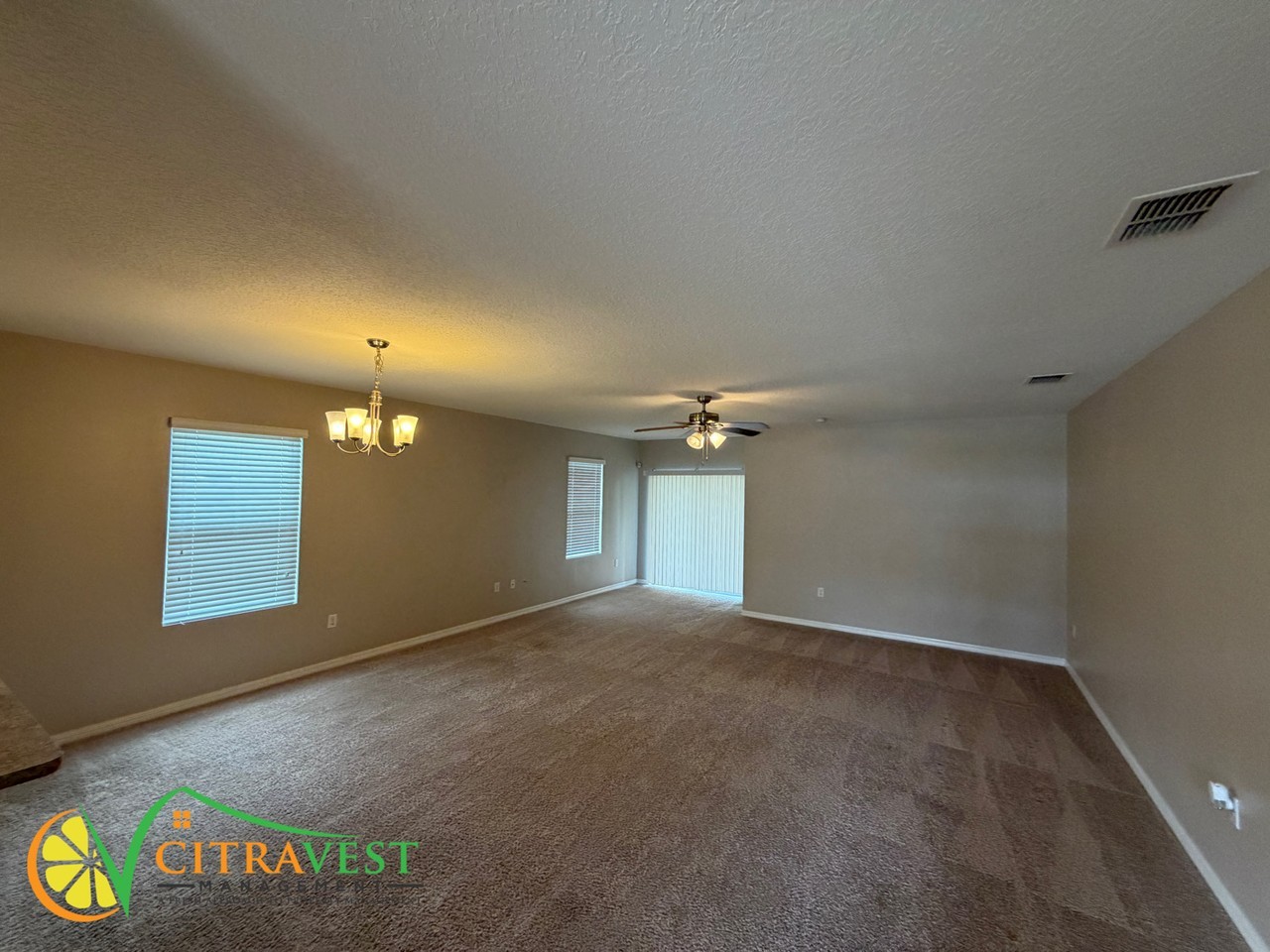 925 Lancelot Dr - Photo 4 of 11