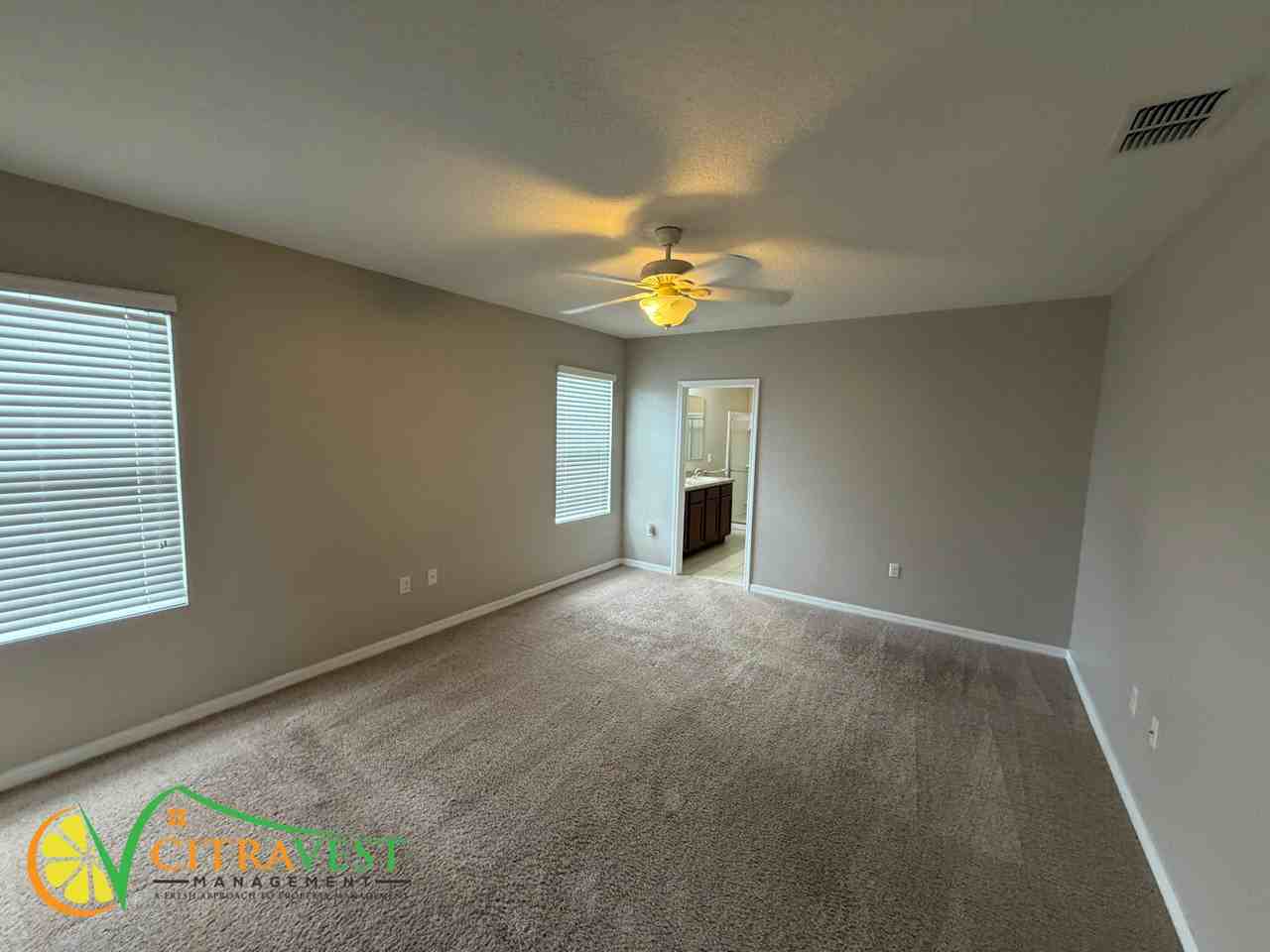 925 Lancelot Dr - Photo 5 of 11