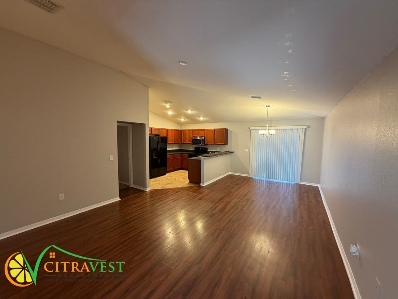 4823 Summerfield Cir - Photo 2 of 10