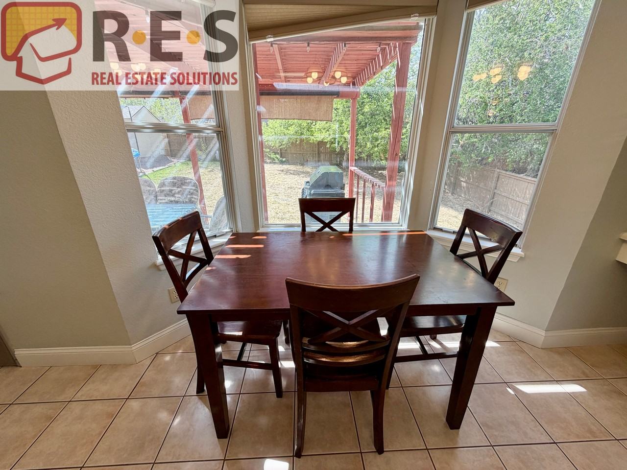 9853 Salford Ln - Photo 4 of 22