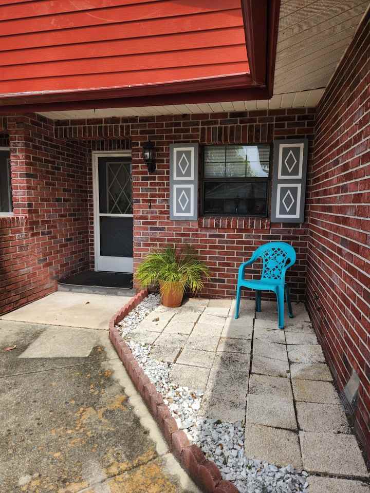 415 Shangri La Cir - Photo 2 of 21