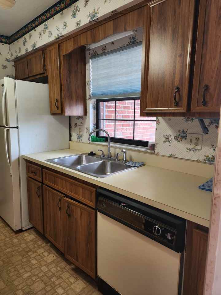 415 Shangri La Cir - Photo 3 of 21