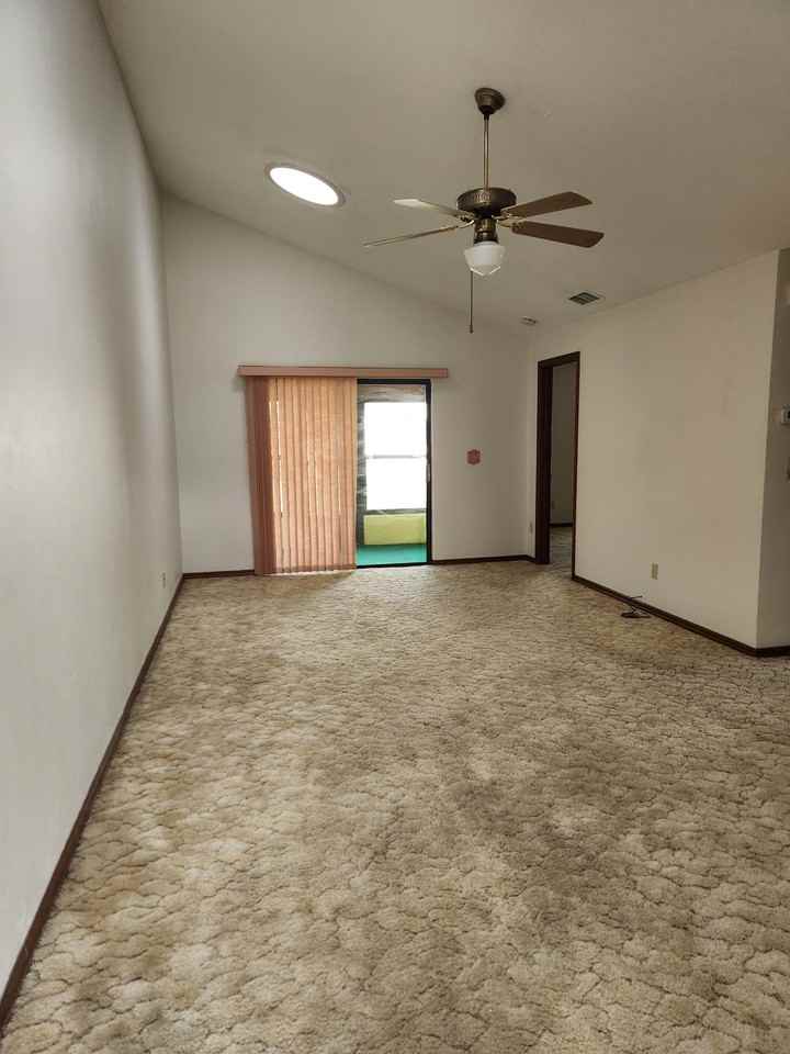 415 Shangri La Cir - Photo 5 of 21