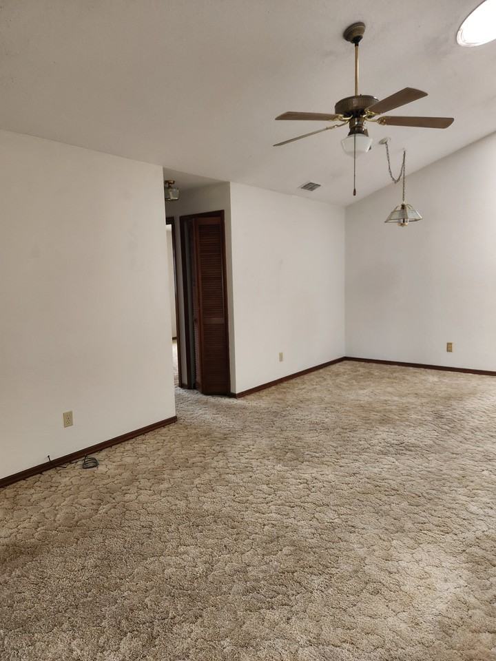 415 Shangri La Cir - Photo 7 of 21