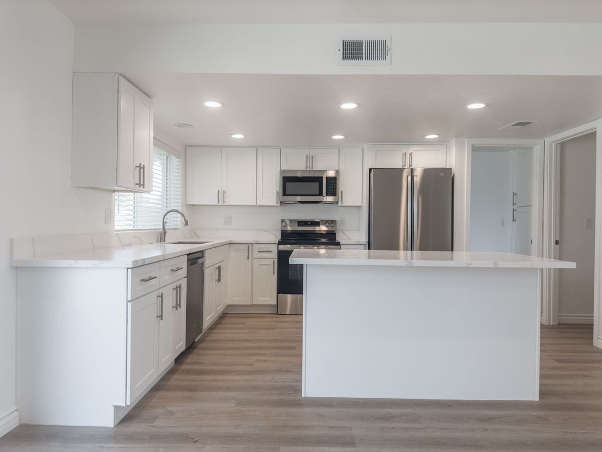 4140 W Orchid Ln - Photo 6 of 17