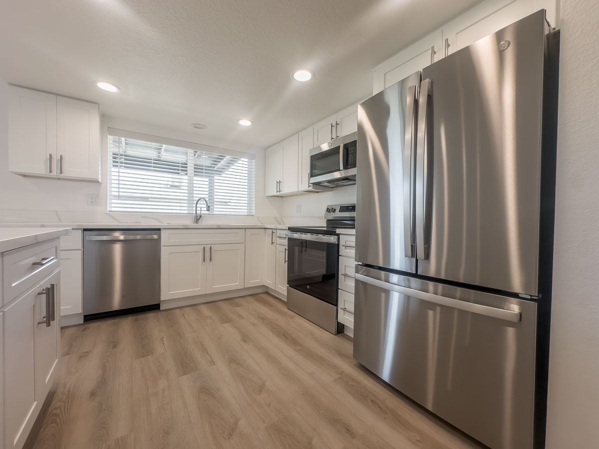 4140 W Orchid Ln - Photo 7 of 17