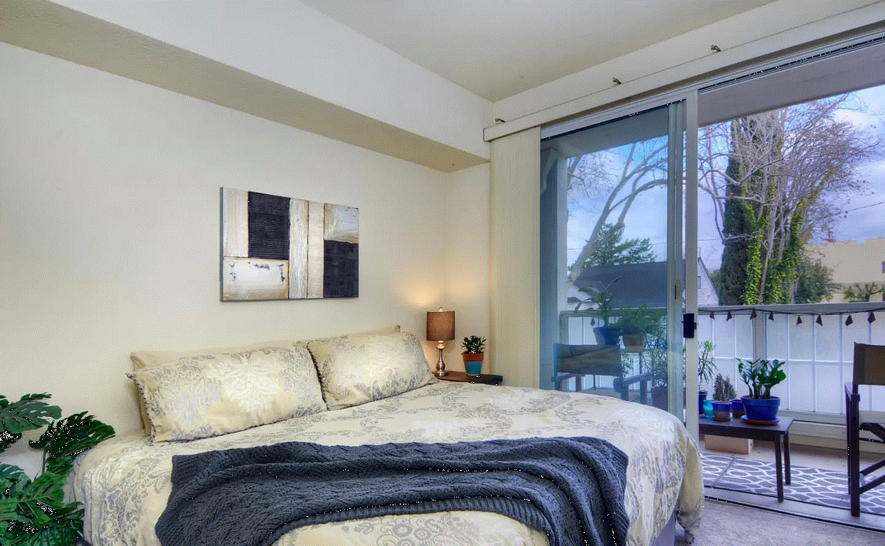 415 N 2nd St - Photo 3 of 8