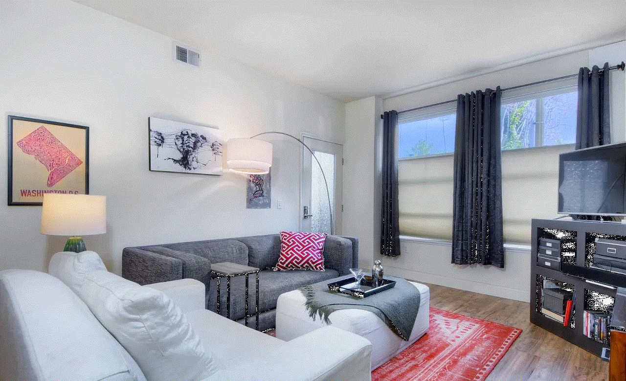 415 N 2nd St - Photo 7 of 8