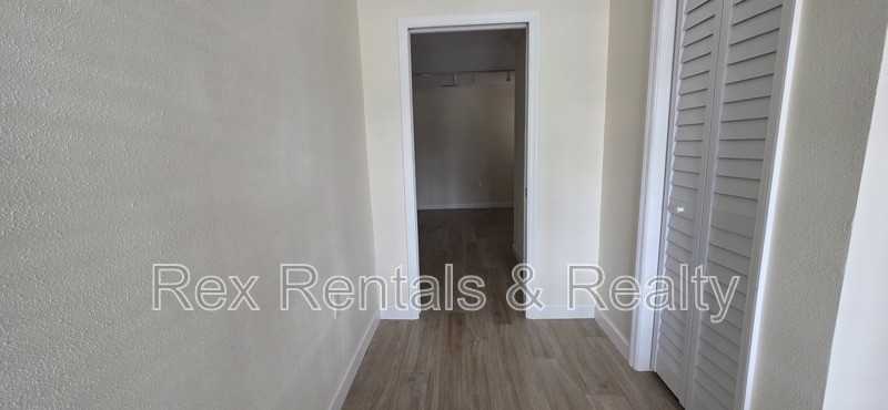 4095 14th St Ne - Photo 3 of 35