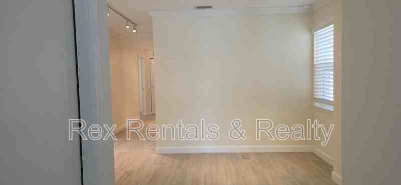 4095 14th St Ne - Photo 4 of 35