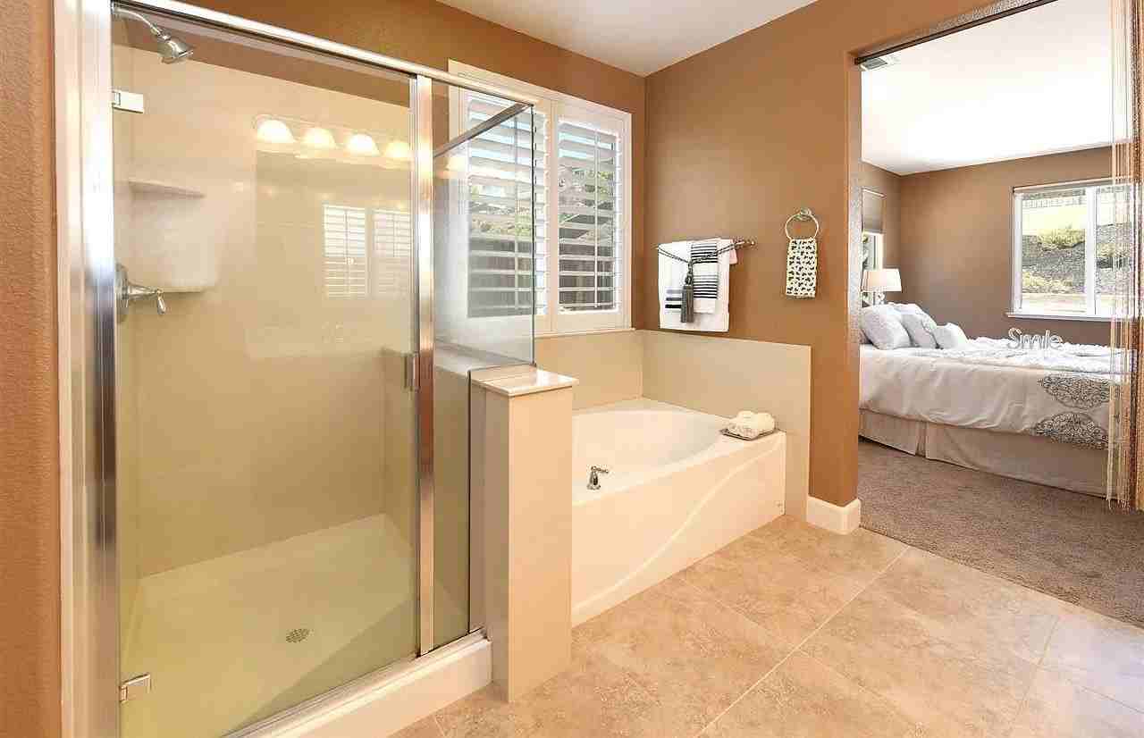 2527 Cipriani - Photo 3 of 19