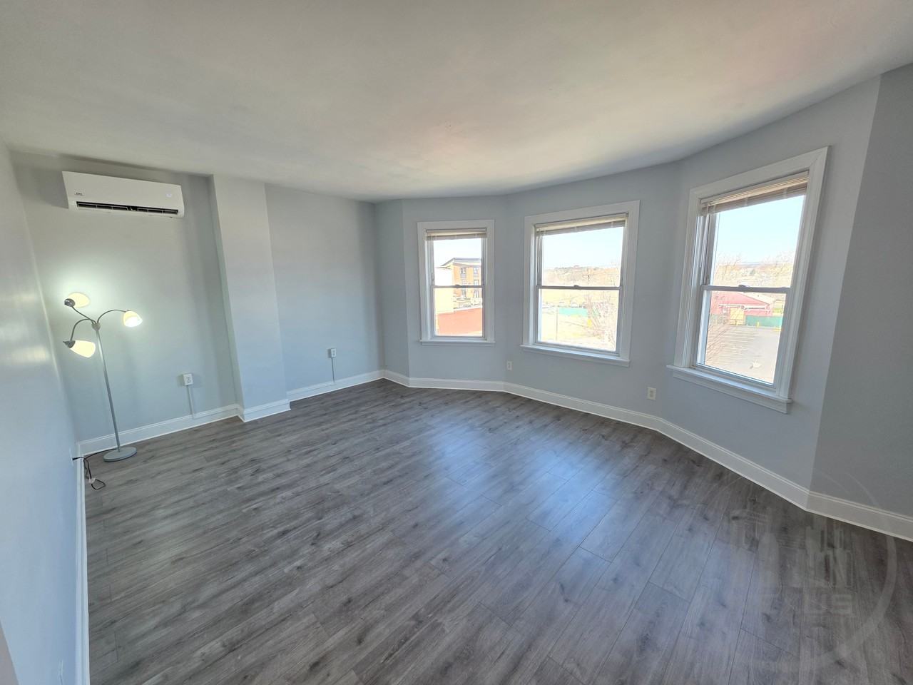 228 Atwells Ave - Photo 5 of 17