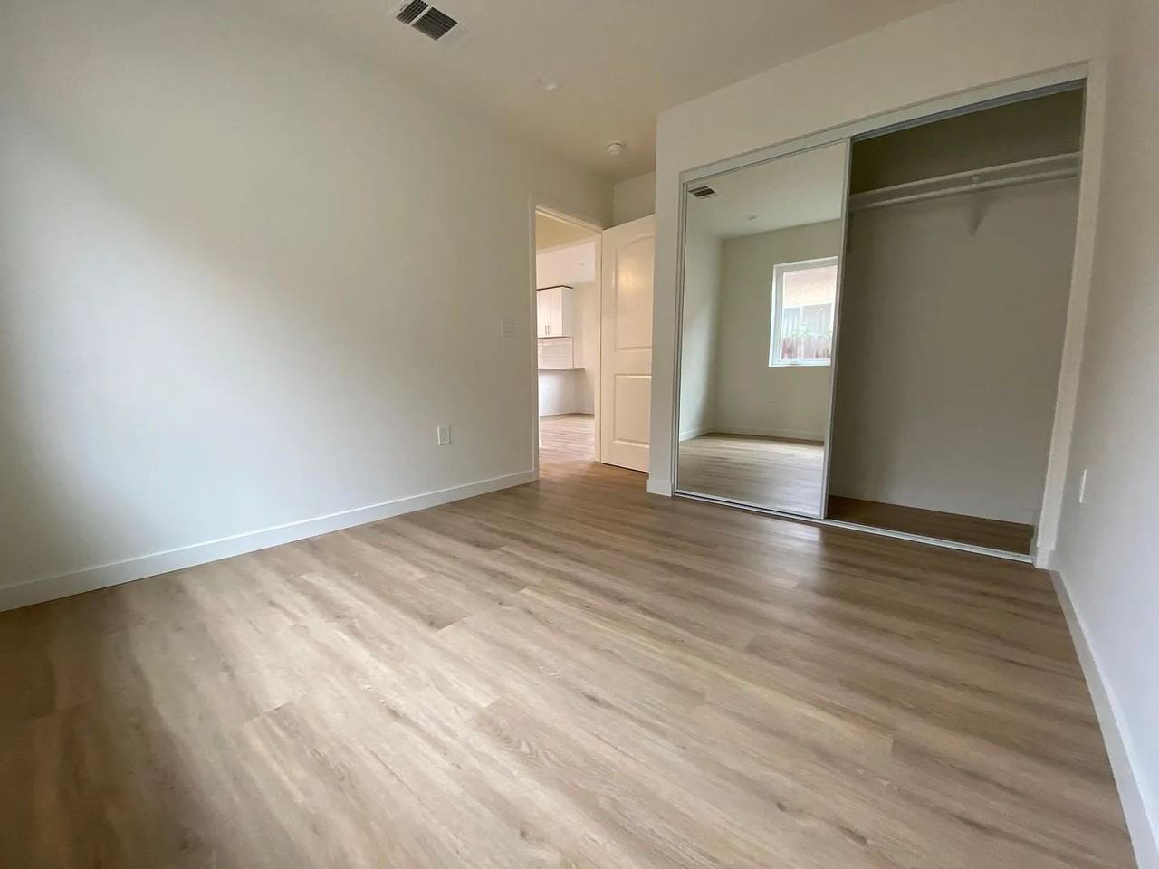 1515 W 27th St - Photo 6 of 10