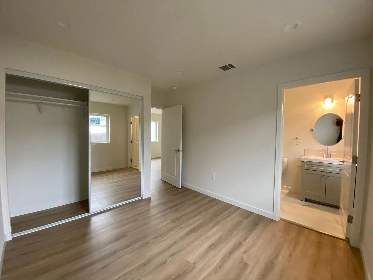 1515 W 27th St - Photo 7 of 10