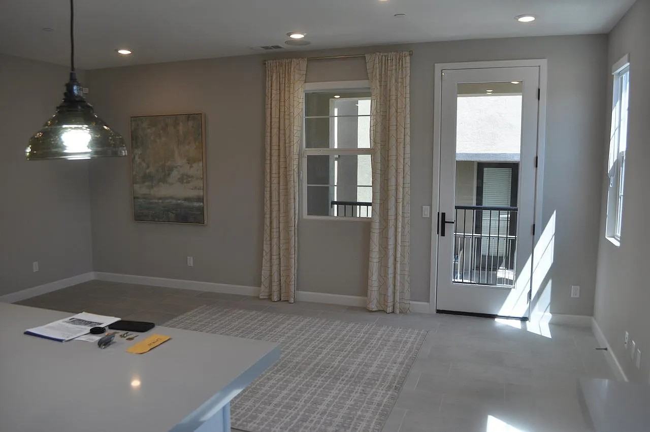 1232 Sunrise Vw #101 - Photo 3 of 8