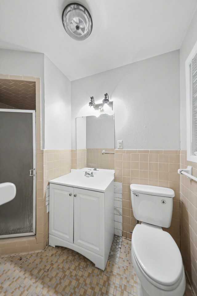 3809 Lancelot Ln - Photo 7 of 19