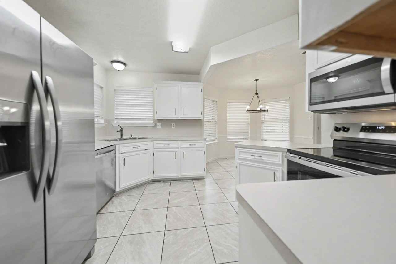 4805 Joseph Dr - Photo 4 of 26