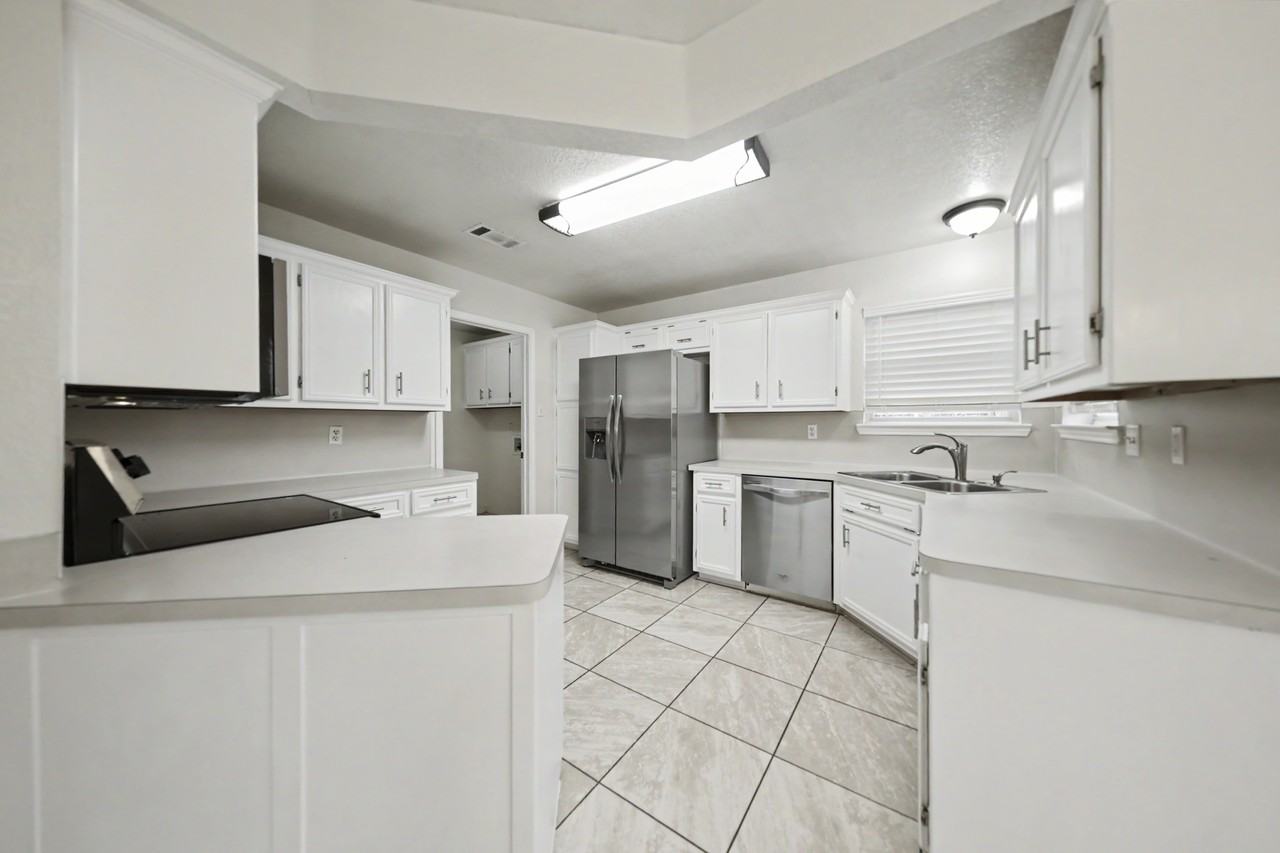 4805 Joseph Dr - Photo 5 of 26