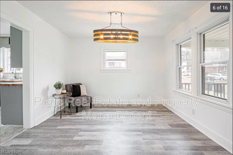 1033 Chandler Ave - Photo 6 of 16