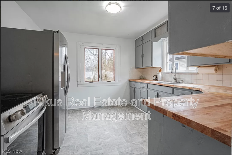 1033 Chandler Ave - Photo 7 of 16